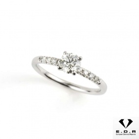 18k White Gold Round Brilliant Cut Diamond Ring 0.53ct H/VS1